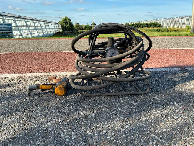 Atlas copco pneumatische momentsleutel en luchtunit. - afbeelding 1 van  11