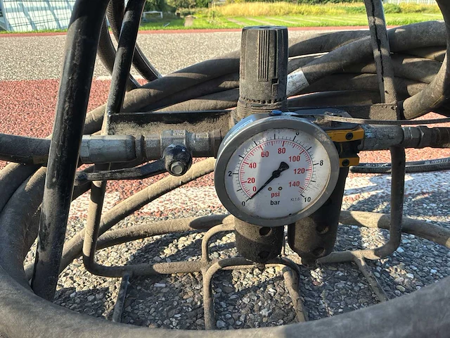 Atlas copco pneumatische momentsleutel en luchtunit. - afbeelding 7 van  11