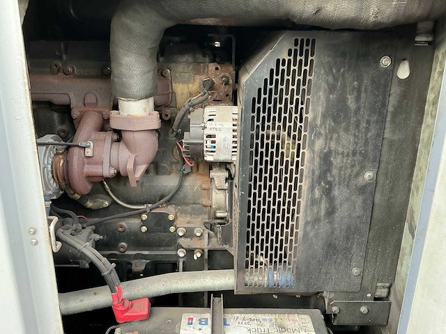 Atlas copco qas100 noodstroomaggregaat - afbeelding 6 van  16