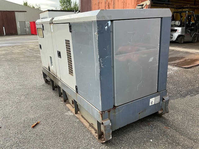 Atlas copco qas100 noodstroomaggregaat - afbeelding 10 van  16