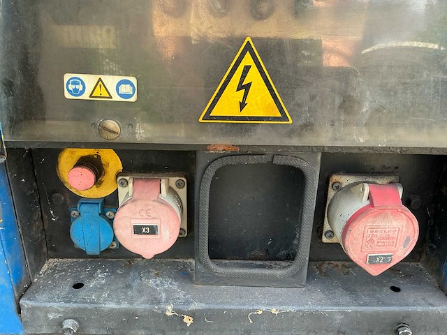 Atlas copco qas28 noodstroomaggregaat - afbeelding 9 van  14
