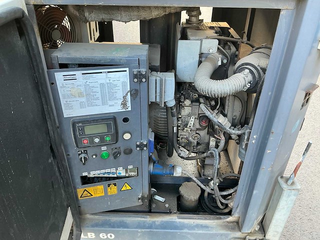 Atlas copco qlb60 stationaire lichtmast - afbeelding 10 van  14