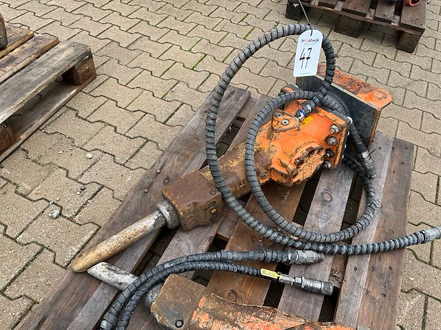 Atlas copco sb 102 hydraulische breekhamer - afbeelding 2 van  6
