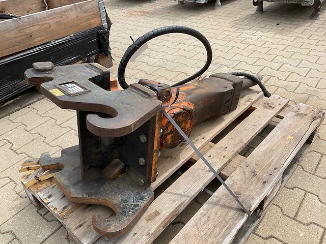 Atlas copco sb 202 hydraulische sloophamer - afbeelding 1 van  8