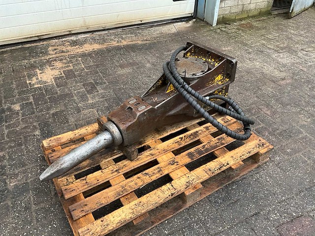 Atlas copco sb 302 hydraulische sloophamer - afbeelding 1 van  9