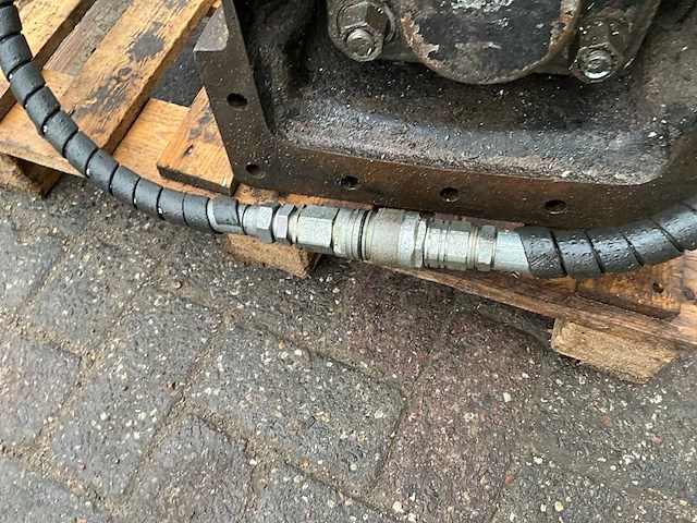 Atlas copco sb 302 hydraulische sloophamer - afbeelding 9 van  9