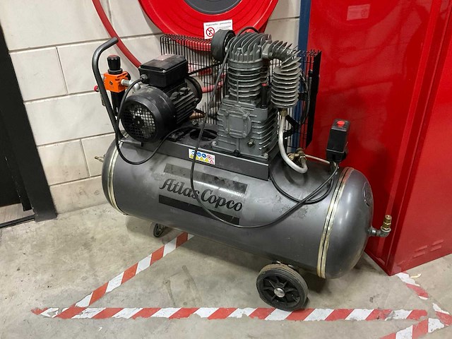 Atlas copco zuigercompressor - afbeelding 1 van  8