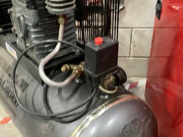 Atlas copco zuigercompressor - afbeelding 6 van  8