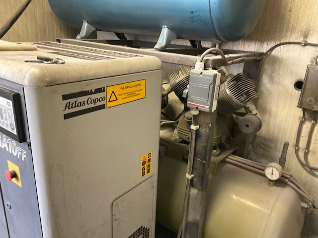 Atlas-copco/kaeser ga10ff/ 751-500 schroefcompressor met 1x 2traps zuigercompressor en buffertank - afbeelding 2 van  8