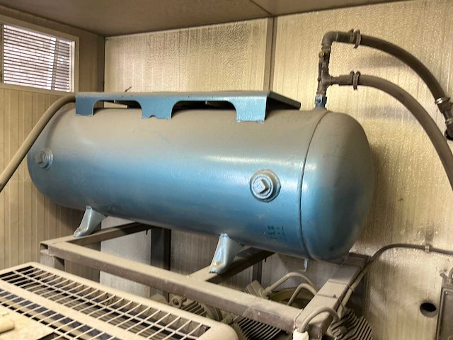 Atlas-copco/kaeser ga10ff/ 751-500 schroefcompressor met 1x 2traps zuigercompressor en buffertank - afbeelding 3 van  8