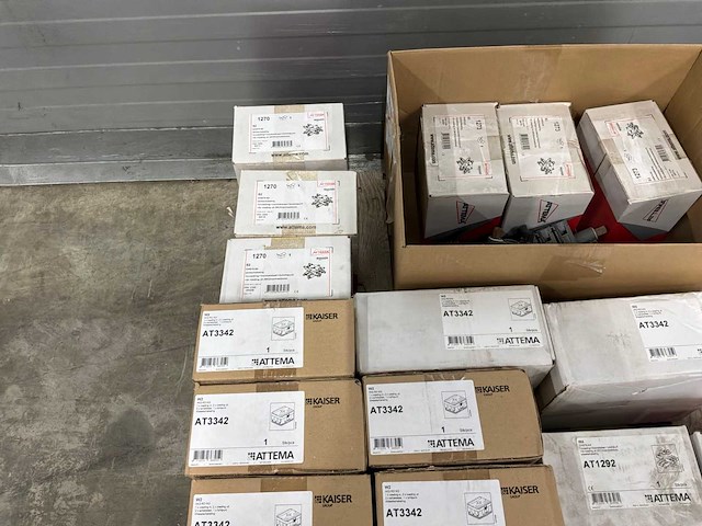 Attema partij wisselschakelingen (33x) - afbeelding 11 van  12