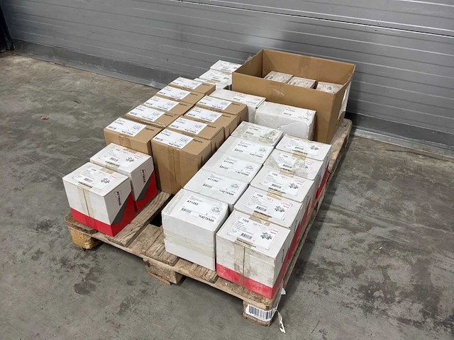 Attema partij wisselschakelingen (33x) - afbeelding 1 van  12