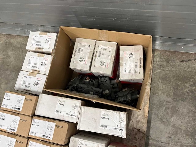 Attema partij wisselschakelingen (33x) - afbeelding 7 van  12