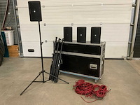 Audac xeno 6 speakers en stands in flightcase