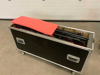 Audac xeno 6 speakers en stands in flightcase - afbeelding 9 van  9
