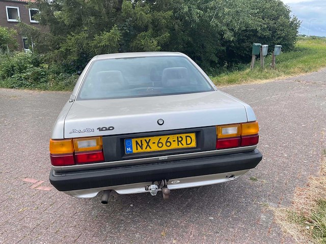 Audi - 100 - 100 cc - oldtimer - afbeelding 11 van  14