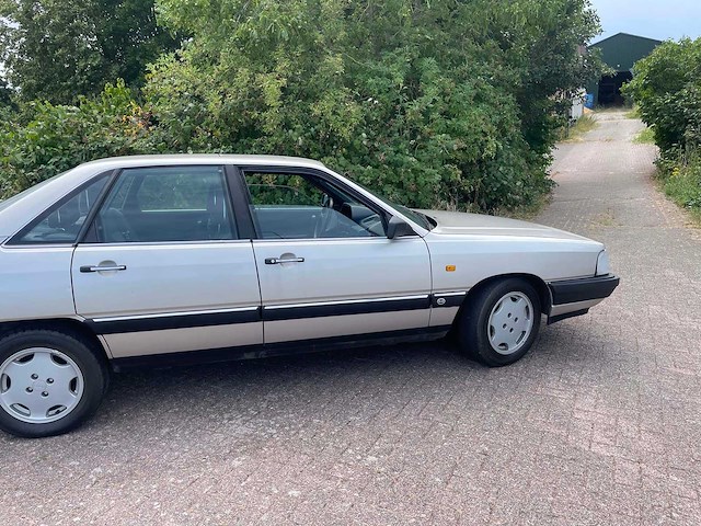 Audi - 100 - 100 cc - oldtimer - afbeelding 1 van  14