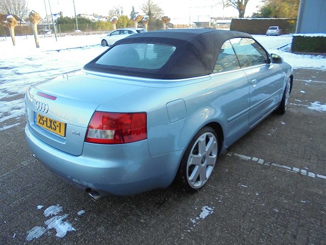 Audi - 2002 - a4 cabriolet - 2.4 v6 exclusive - 25-lxs-1 - afbeelding 11 van  17