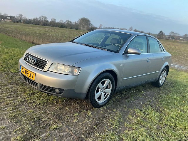 Audi - 2002 - a4 limousine - 2.0 - personenauto - afbeelding 1 van  44