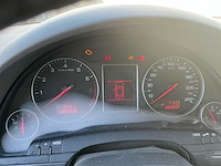 Audi - 2002 - a4 limousine - 2.0 - personenauto - afbeelding 21 van  44