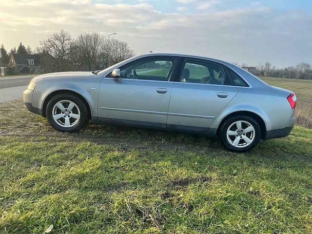 Audi - 2002 - a4 limousine - 2.0 - personenauto - afbeelding 43 van  44