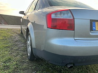 Audi - 2002 - a4 limousine - 2.0 - personenauto - afbeelding 3 van  9