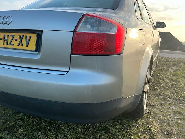 Audi - 2002 - a4 limousine - 2.0 - personenauto - afbeelding 4 van  9