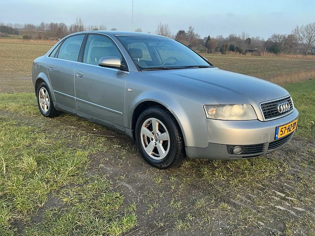 Audi - 2002 - a4 limousine - 2.0 - personenauto - afbeelding 7 van  9