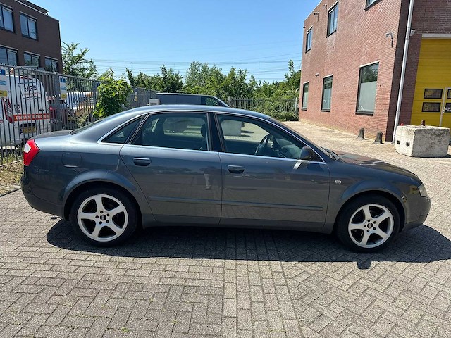 Audi - 2002 - a4 limousine - 2.0 exclusive - personenauto - afbeelding 15 van  18