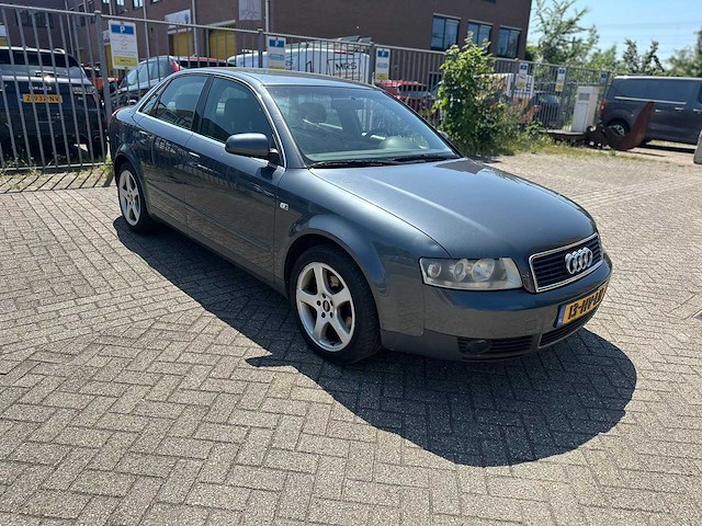 Audi - 2002 - a4 limousine - 2.0 exclusive - personenauto - afbeelding 16 van  18