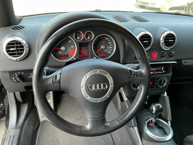 Audi - 2004 - tt - 1.8 5v turbo - personenauto (70-np-jb) - afbeelding 2 van  21