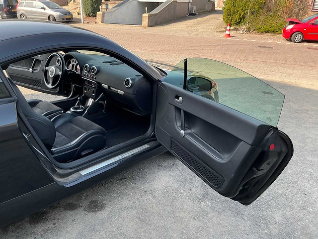 Audi - 2004 - tt - 1.8 5v turbo - personenauto (70-np-jb) - afbeelding 7 van  21
