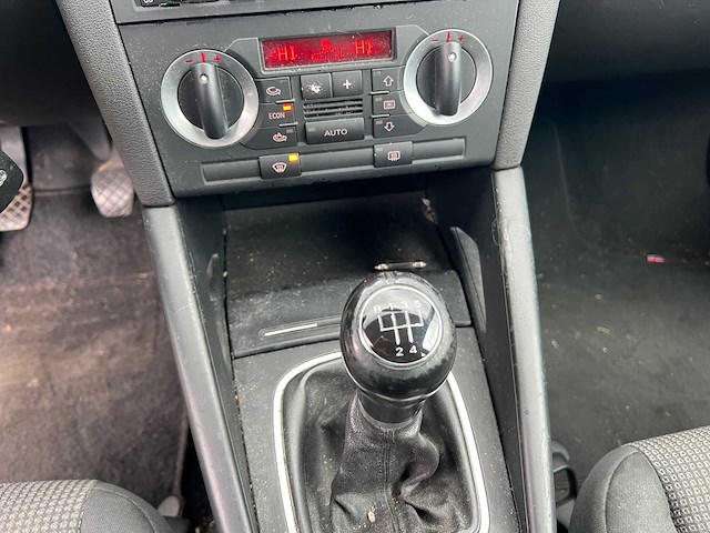 Audi - 2005 - a3 - 1.6 attraction - personenauto - afbeelding 9 van  17