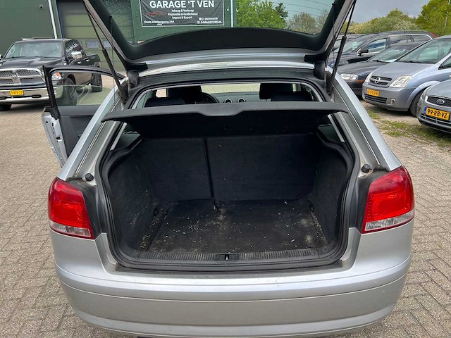Audi - 2005 - a3 - 1.6 attraction - personenauto - afbeelding 13 van  17
