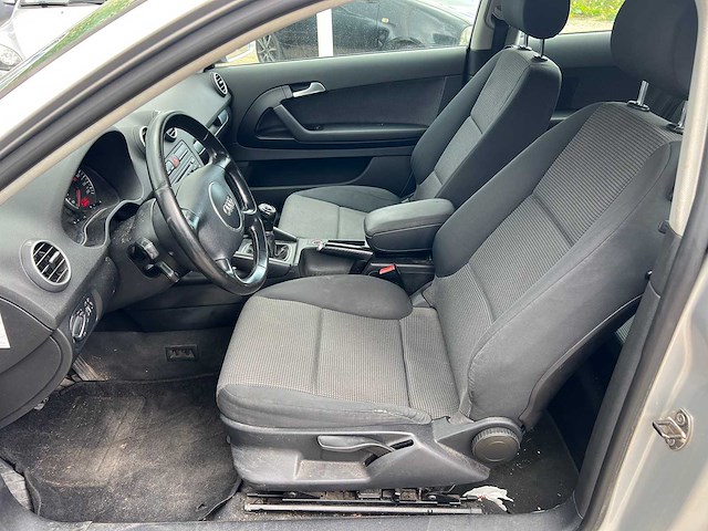 Audi - 2005 - a3 - personenauto - afbeelding 2 van  17