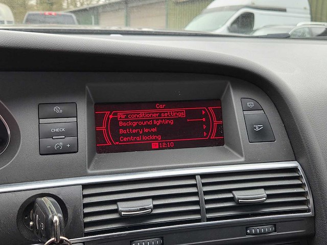 Audi - 2005 - a6 limousine - 2.4 pro line - 25-sx-gv - afbeelding 13 van  28