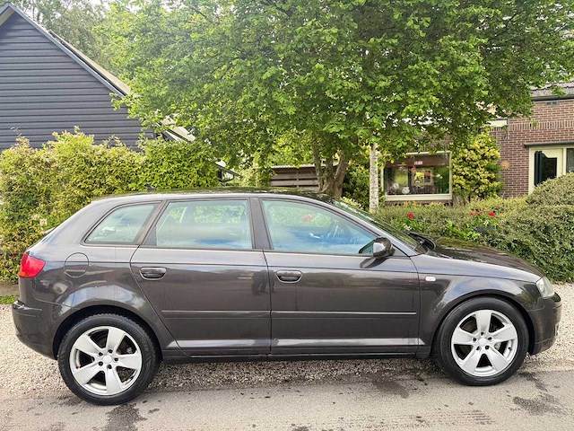 Audi - 2006 - a3 sportback - 2.0 fsi attraction - 82-sk-zd - personenauto - afbeelding 4 van  6