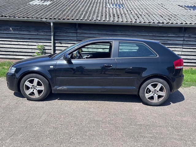 Audi - 2007 - a3 - 1.6 fsi attraction - personenauto - afbeelding 12 van  20