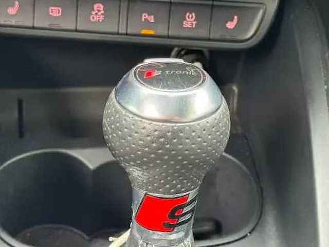 Audi - 2011 - a1 - 1.4 tfsi s edition - personenauto - afbeelding 7 van  18