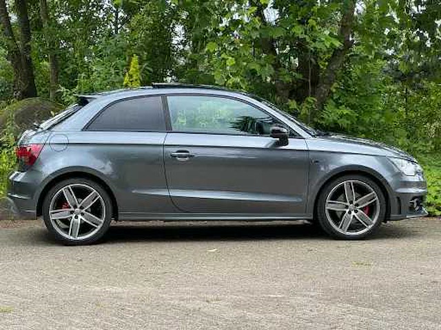 Audi - 2011 - a1 - 1.4 tfsi s edition - personenauto - afbeelding 16 van  18