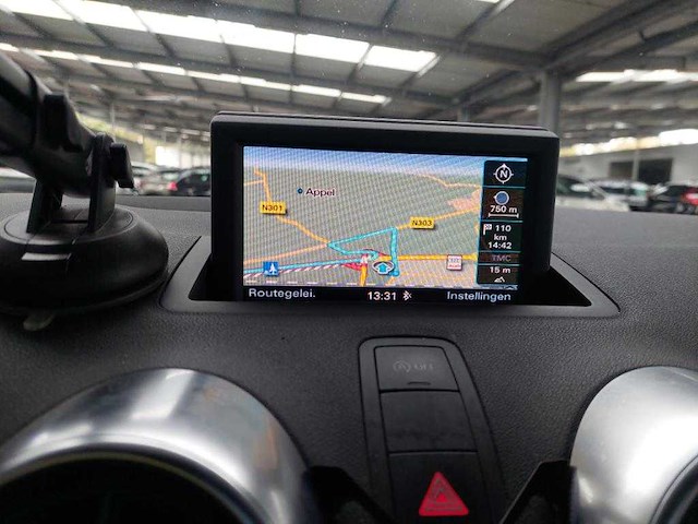 Audi - 2013 - a1 sportback - 1.2 tfsi pro line s - personenauto - afbeelding 13 van  17