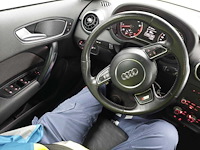 Audi - 2013 - a1 sportback - 1.2 tfsi pro line s - personenauto - afbeelding 16 van  17