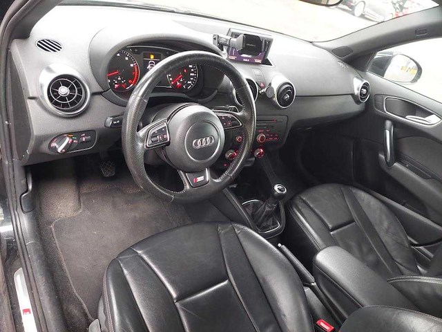 Audi - 2013 - a1 sportback - 1.2 tfsi pro line s - personenauto - afbeelding 15 van  17