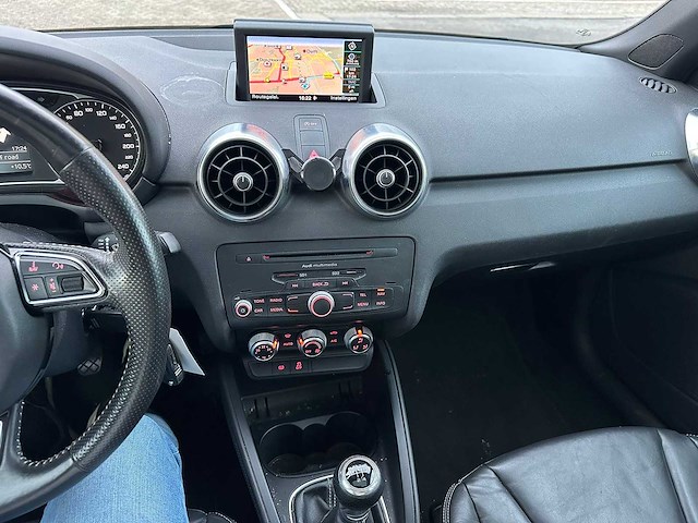 Audi - 2013 - a1 sportback - 1.2 tfsi pro line s - personenauto - afbeelding 7 van  19