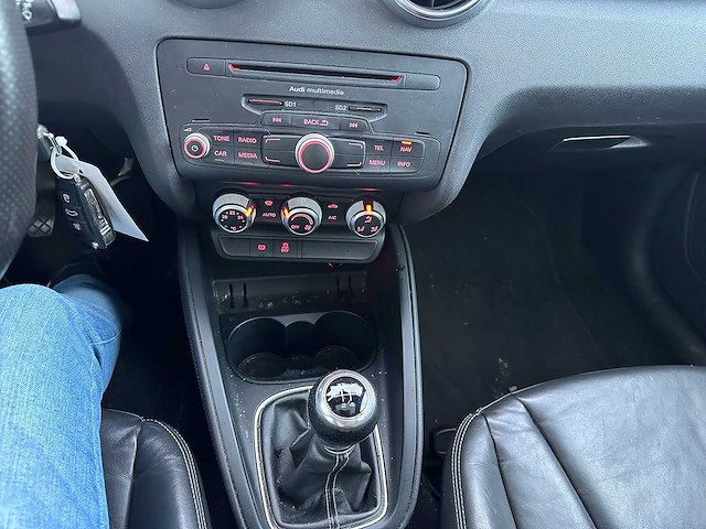 Audi - 2013 - a1 sportback - 1.2 tfsi pro line s - personenauto - afbeelding 9 van  19