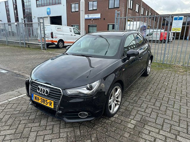 Audi - 2013 - a1 sportback - 1.2 tfsi pro line s - personenauto - afbeelding 1 van  19