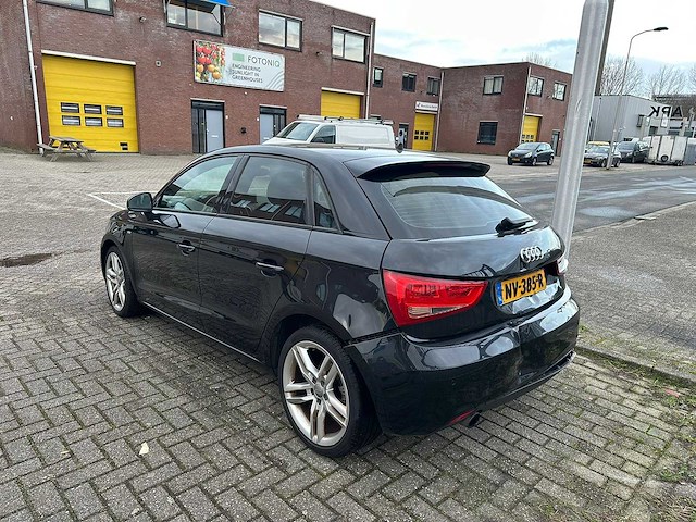 Audi - 2013 - a1 sportback - 1.2 tfsi pro line s - personenauto - afbeelding 13 van  19