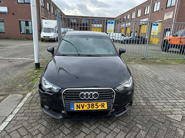 Audi - 2013 - a1 sportback - 1.2 tfsi pro line s - personenauto - afbeelding 18 van  19