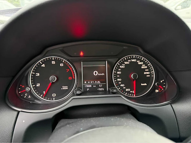 Audi - 2013 - q5 - 2.0 tfsi q. pl.s - personenauto - afbeelding 9 van  9