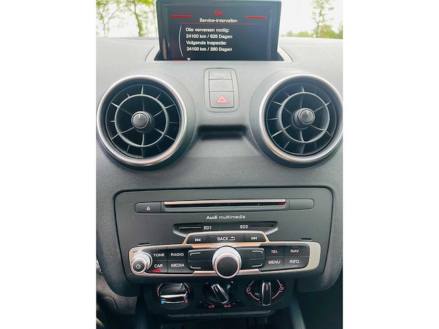 Audi - 2015 - a1 sportback - 1.0 tfsi adrenalin - gr-938-t - afbeelding 8 van  21